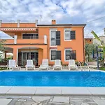 In Croatia Near Stunning Coastline 아파트